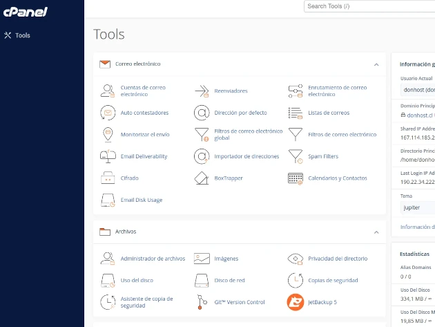 Vista del panel cPanel con herramientas para administrar correo y archivos